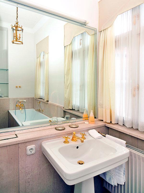 Hotel Buerger Palais อันส์บาห์ ภายนอก รูปภาพ